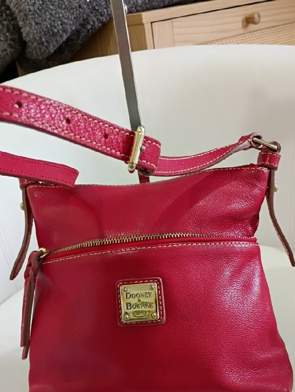 Dooney & Bourke Red Leather Crossbody with Gold Plaque And Adjustable Strap - Picture 2 of 7